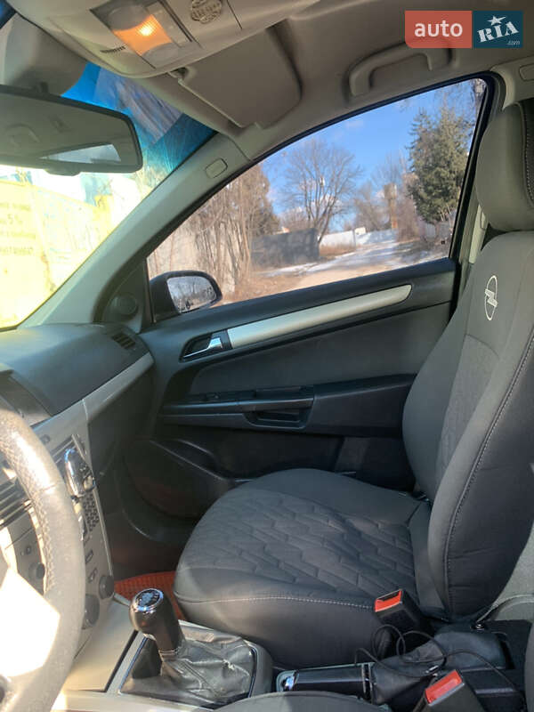 Універсал Opel Astra 2007 в Тернополі