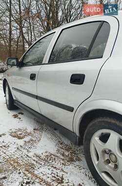 Хэтчбек Opel Astra 1998 в 