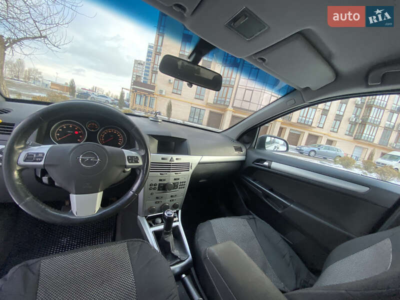 Хэтчбек Opel Astra 2009 в Черкассах