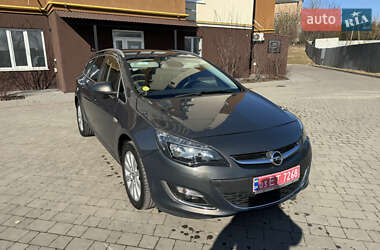 Универсал Opel Astra 2016 в Дубно