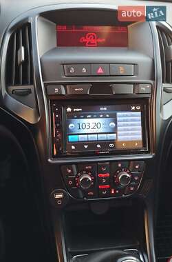 Универсал Opel Astra 2013 в 