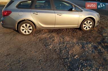 Универсал Opel Astra 2013 в 
