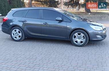 Универсал Opel Astra 2011 в 