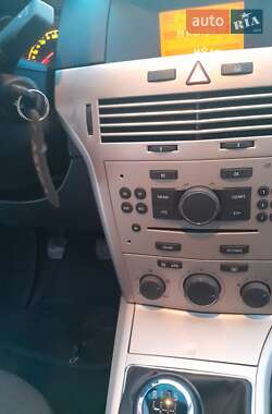 Универсал Opel Astra 2007 в 