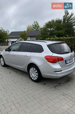 Универсал Opel Astra 2013 в Косове