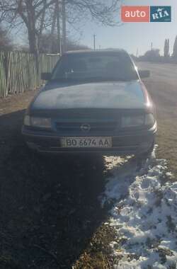 Хэтчбек Opel Astra 1992 в Борщеве