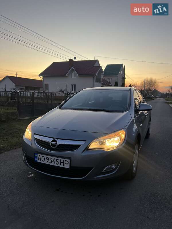 Opel Astra 2010