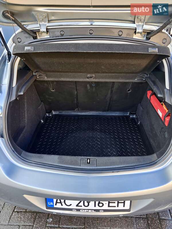 Хетчбек Opel Astra 2010 в Луцьку