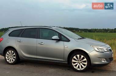 Универсал Opel Astra 2011 в 