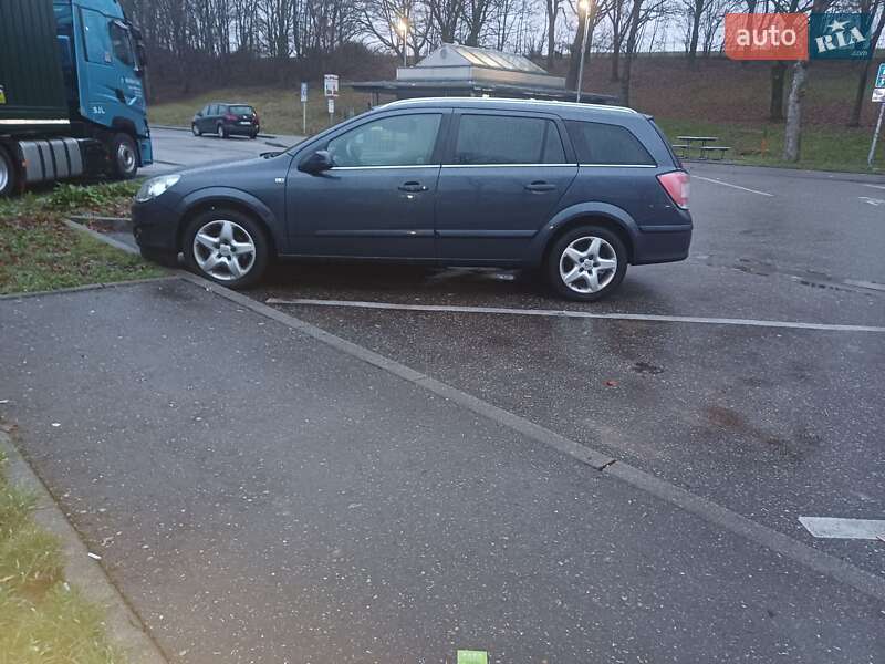 Универсал Opel Astra 2006 в Тернополе