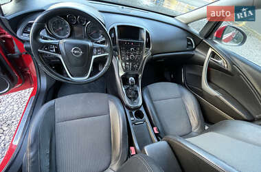 Хэтчбек Opel Astra 2010 в 