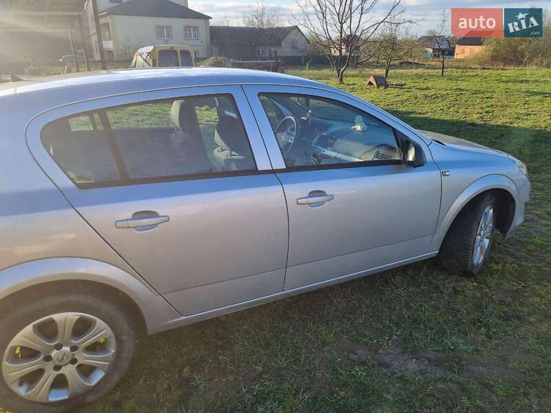 Хетчбек Opel Astra 2009 в Яворові