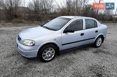 Седан Opel Astra 2004 в Києві