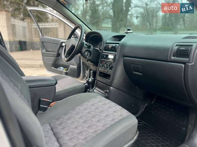 Хэтчбек Opel Astra 2002 в Виннице