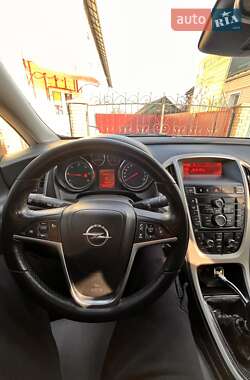 Універсал Opel Astra 2011 в 