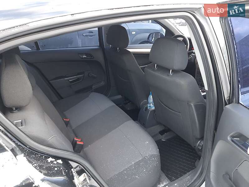 Хэтчбек Opel Astra 2012 в Сумах фото 10 Хэтчбек Opel Astra 2012 в Сумах