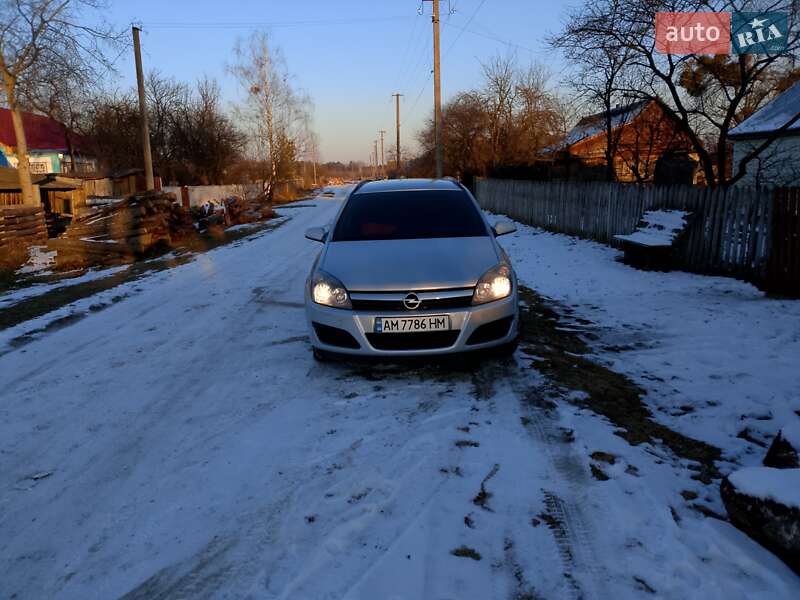 Универсал Opel Astra 2006 в Барановке