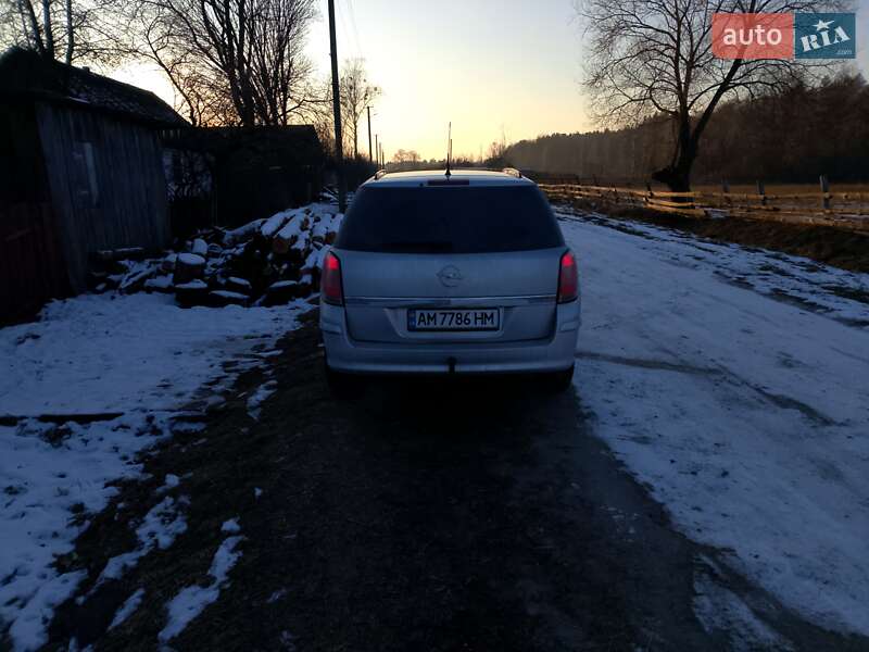 Универсал Opel Astra 2006 в Барановке