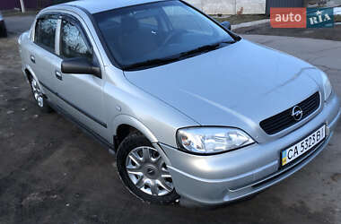 Седан Opel Astra 2007 в Каменке