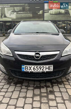 Универсал Opel Astra 2010 в Хмельницком