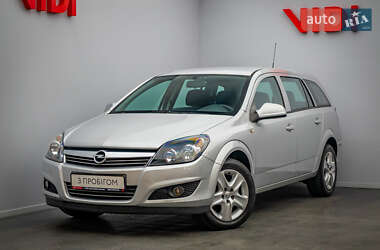 Універсал Opel Astra 2012 в Києві