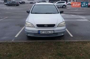 Седан Opel Astra 2004 в Ивано-Франковске