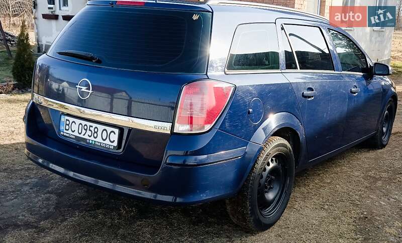 Универсал Opel Astra 2006 в Ивано-Франковске
