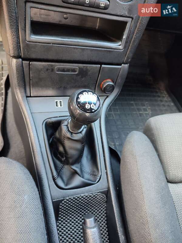Седан Opel Astra 2007 в Киеве