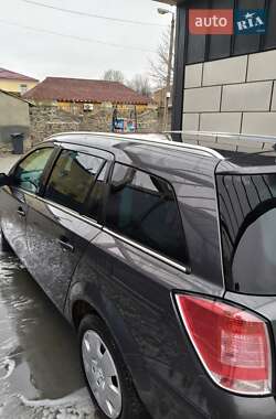 Универсал Opel Astra 2010 в 