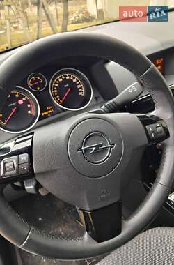 Универсал Opel Astra 2010 в 