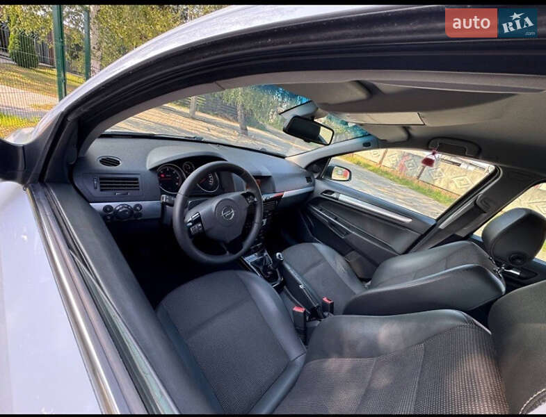 Универсал Opel Astra 2009 в Стрые