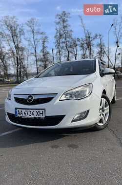 Універсал Opel Astra 2010 в Києві