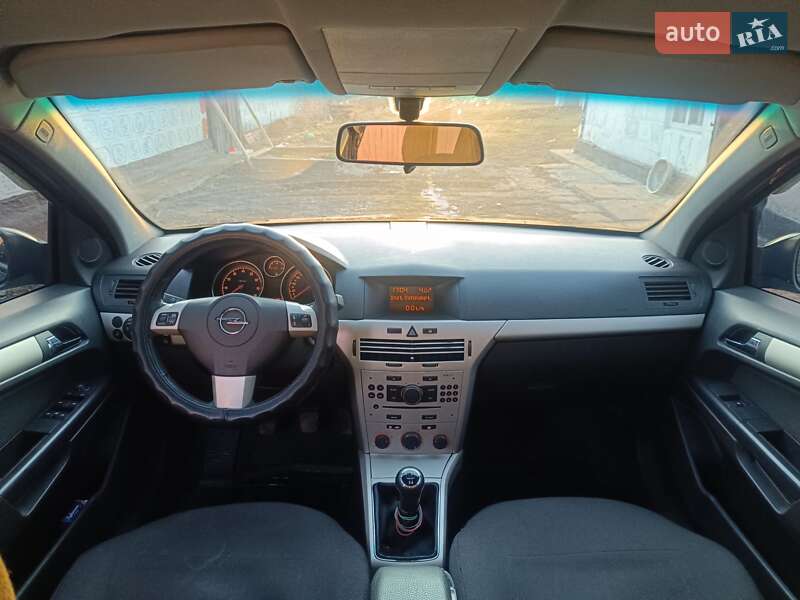 Универсал Opel Astra 2008 в Долинской