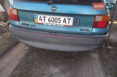 Хэтчбек Opel Astra 1993 в 