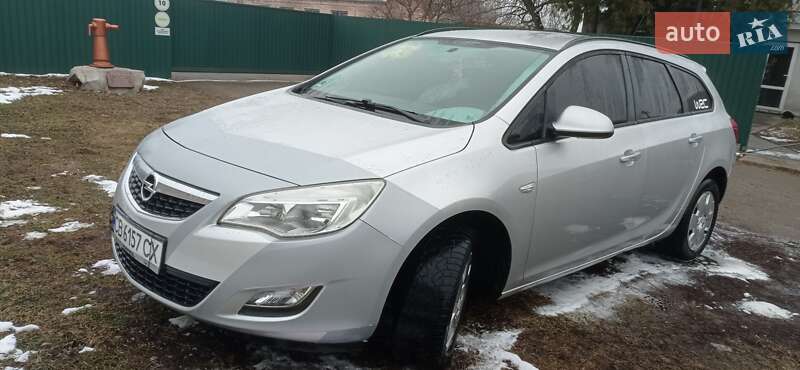Универсал Opel Astra 2011 в Мене