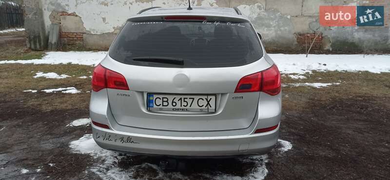 Универсал Opel Astra 2011 в Мене
