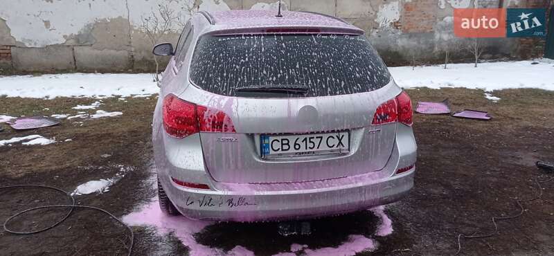 Универсал Opel Astra 2011 в Мене
