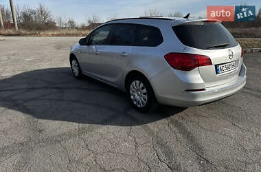 Универсал Opel Astra 2013 в 