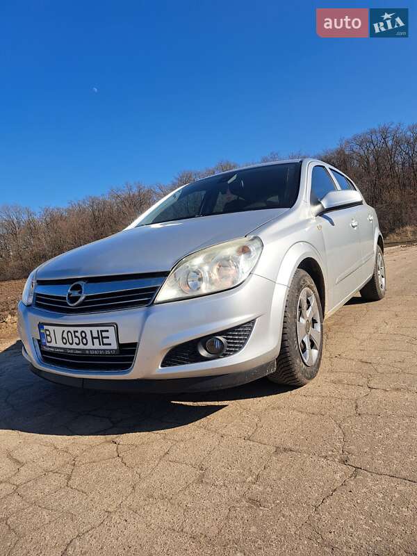 Хетчбек Opel Astra 2007 в Полтаві