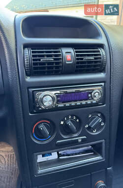 Седан Opel Astra 2006 в Бережанах