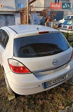 Хетчбек Opel Astra 2007 в 