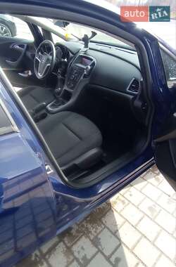 Универсал Opel Astra 2013 в Дрогобыче