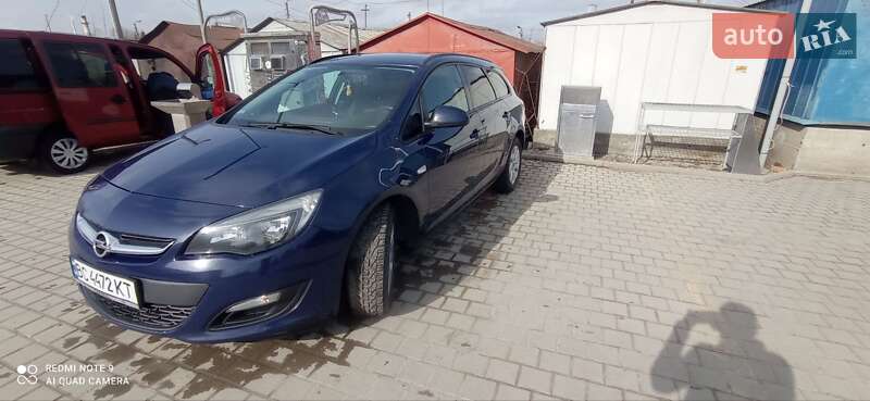 Универсал Opel Astra 2013 в Дрогобыче
