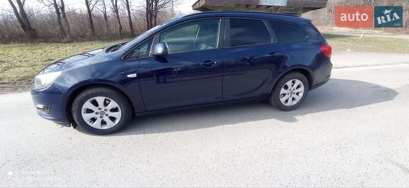 Универсал Opel Astra 2013 в Дрогобыче