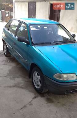 Хэтчбек Opel Astra 1995 в Рогатине