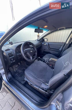 Седан Opel Astra 2006 в 