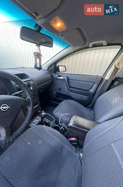 Седан Opel Astra 2006 в 