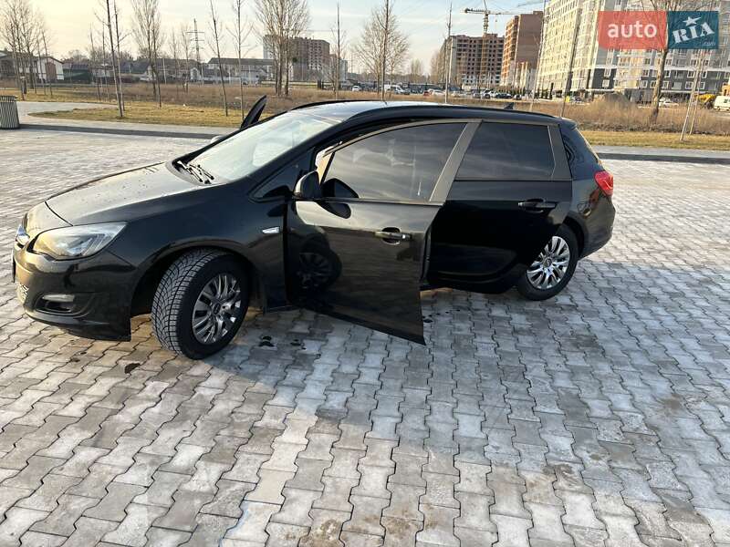 Универсал Opel Astra 2015 в Буче
