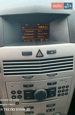 Хэтчбек Opel Astra 2008 в 