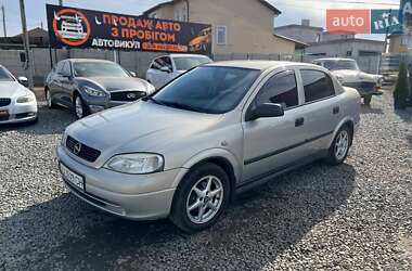 Седан Opel Astra 2006 в Песочине